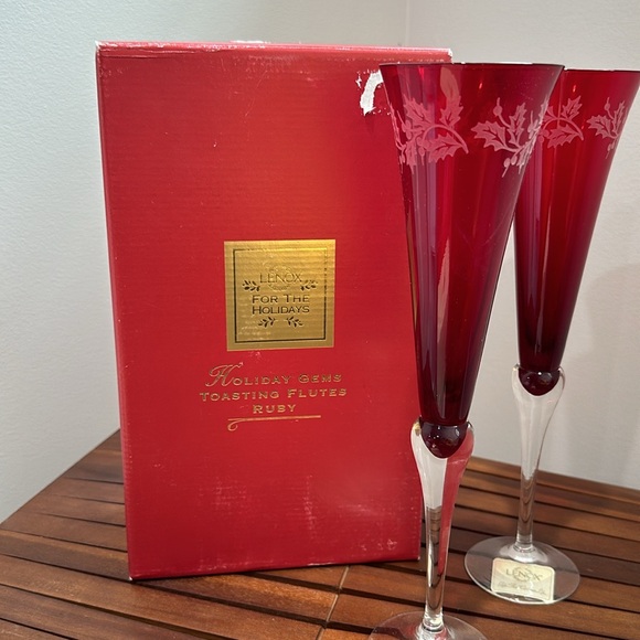 Beautiful holiday Lenox Holiday Gems toasting flutes. Set of 2. Orig. $40 each - Picture 7 of 9